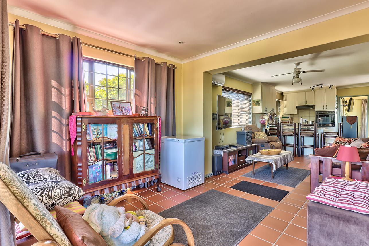 9 Bedroom Property for Sale in Milnerton Ridge Western Cape